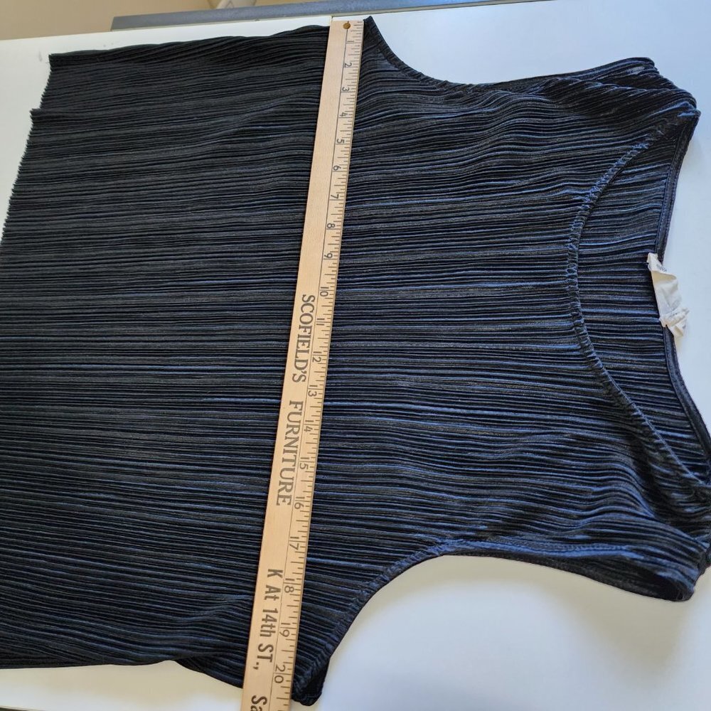 Everleigh Black Crinkle Pleated Crop Top Tank Women's Size X-Large - Picture 14 of 15